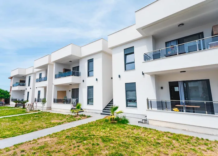 Bumax Apartments