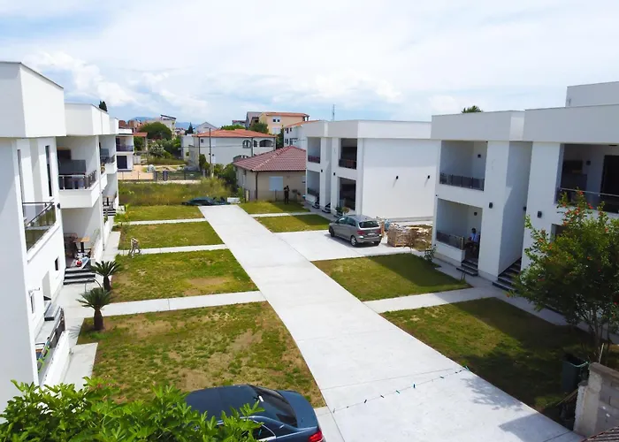 Bumax Apartments