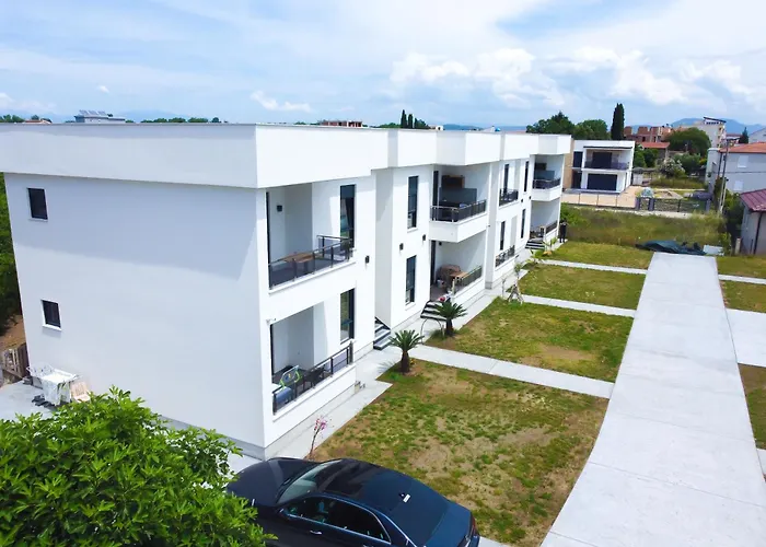 Bumax Apartments