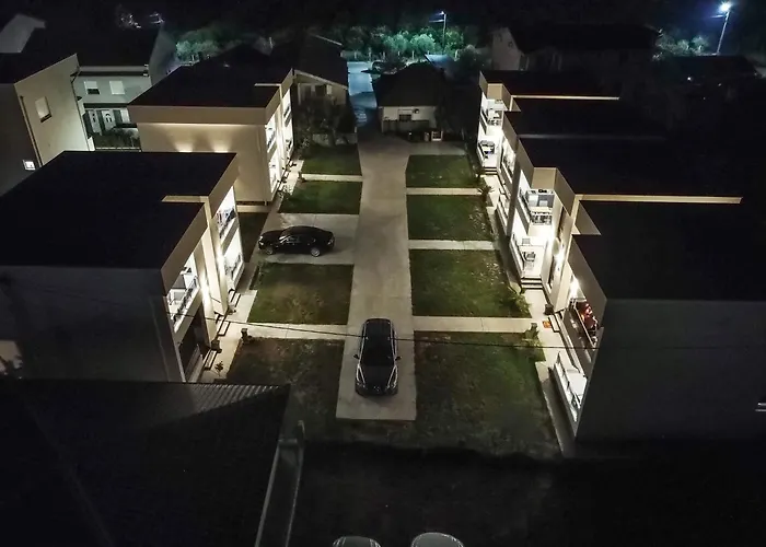 Bumax Apartments